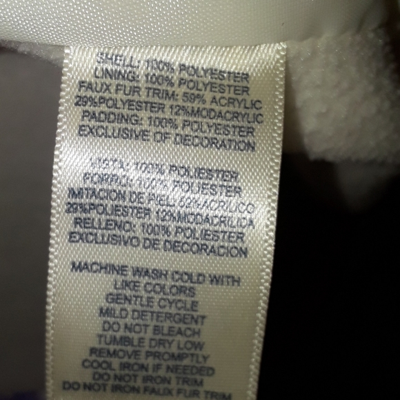 OshKosh B'gosh Girl's Purple Puffer Coat w/Detachable Hood Sz. 5/6 - Picture 6 of 6